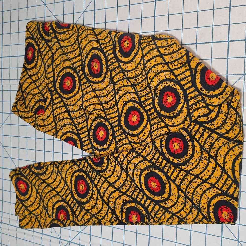 LulaRoe Leggings T&C ONE SIZE Preloved, Yellow‎ Target Design